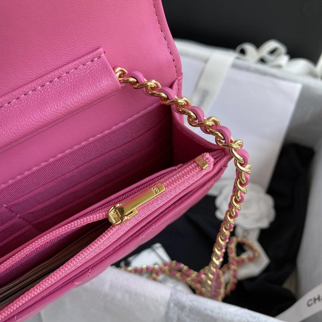 Chanel Wallet on chain Pink